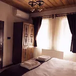 Homestay Stone Age *