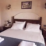 Homestay Stone Age *